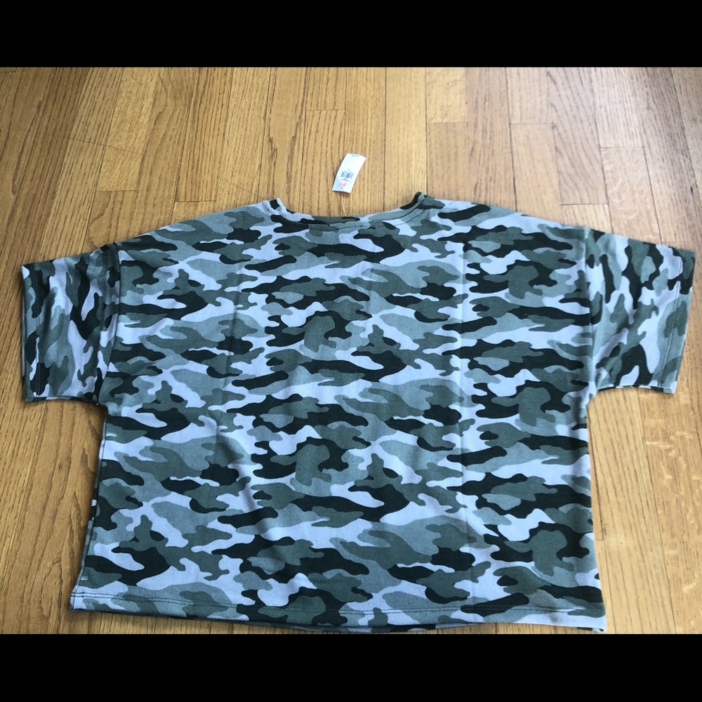 Brand new Banana Republic shirt camouflage size S